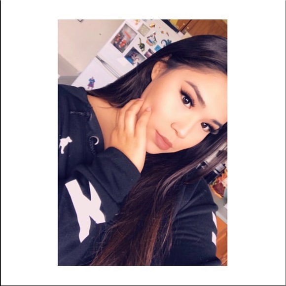 Meet your Posher, Emma - Picture 1 of 1